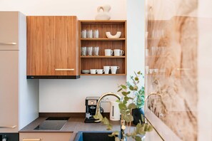 Executive Apartment | Private kitchen | Fridge, microwave, oven, dishwasher - Dandelion Apartment - LoftAffair (Kraków)