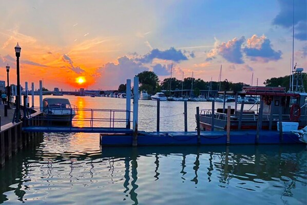 Marina - New Listing! Large, beautiful home on Lake Erie in Port Clinton Ohio. (Port Clinton)