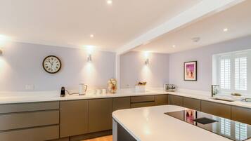 Dishwasher, high chair