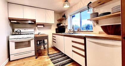 Stay near Jay Peak at your own private cabin with 18 brookside acres!