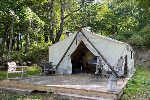 Avalanche Farm, lovely private tent/stream access!