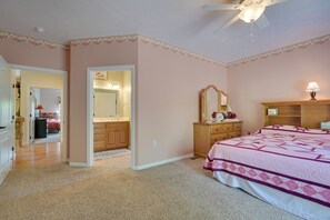 4 Schlafzimmer, Bügeleisen/Bügelbrett, Reisekinderbett, WLAN