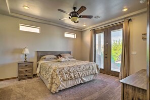 3 bedrooms, desk, iron/ironing board, WiFi - Mountain-View Las Cruces Getaway w/ Gas Grill (Las Cruces)