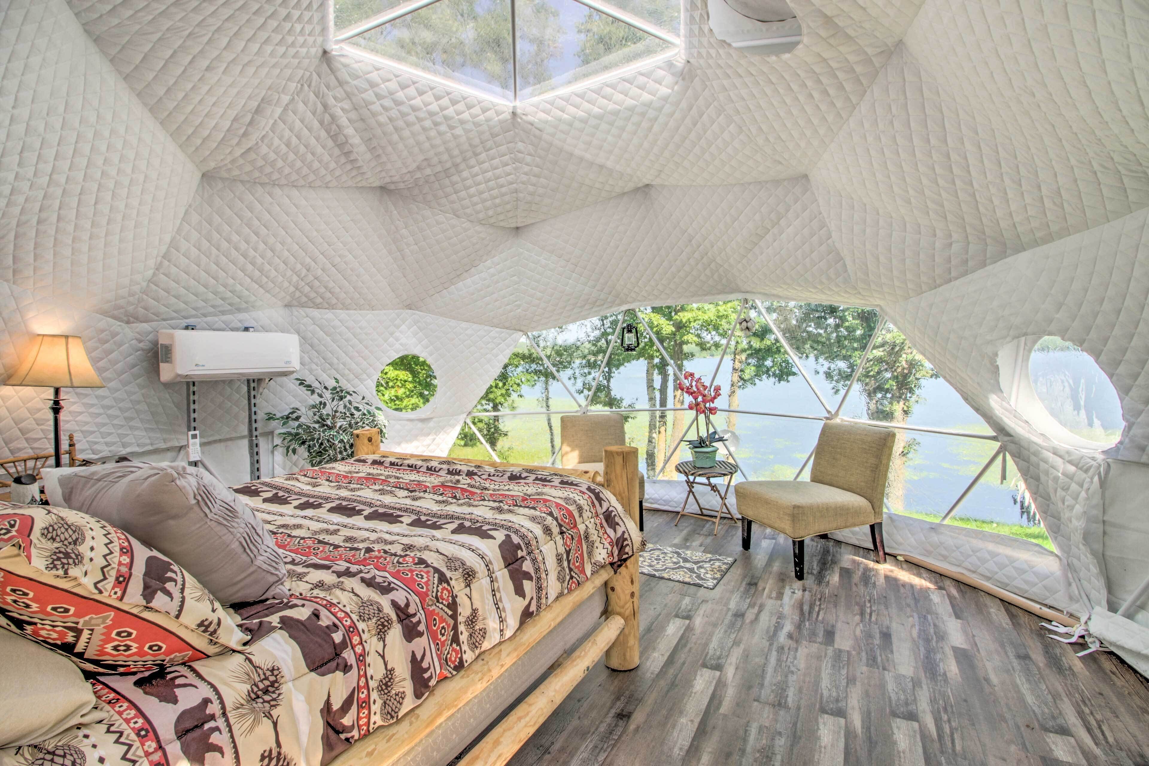 3 slaapkamers, een strijkplank/strijkijzer, wifi, beddengoed