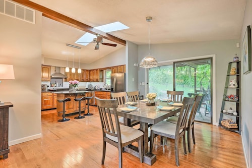 Family-Friendly Brookville Home w/ Hot Tub!