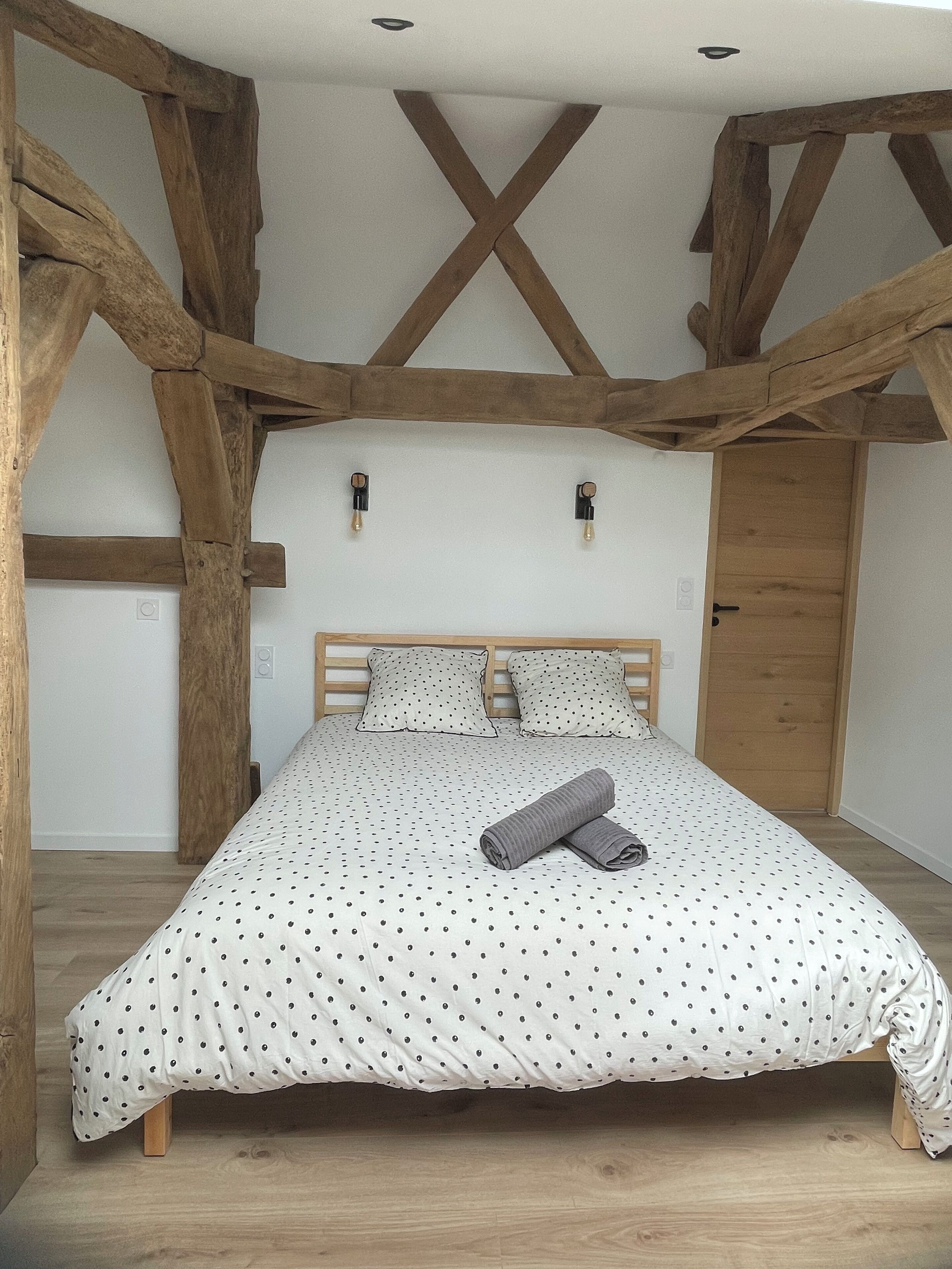 2 Schlafzimmer, Schreibtisch, Bügeleisen/Bügelbrett, Reisekinderbett