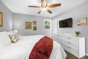 3 soverom, skrivebord, strykejern/-brett og wi-fi (inkludert)