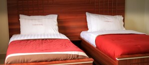 Twin Room | Premium bedding, memory foam beds, individually decorated - Cajofar Hotel (Kampala)