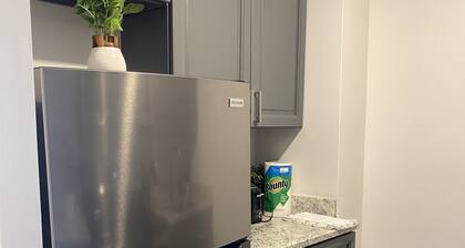 Stylish 1 Bedroom Apartment in Gadsden, AL