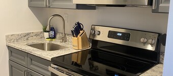 Stylish 1 Bedroom Apartment in Gadsden, AL