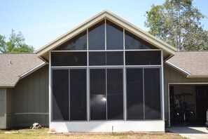 Exterior - Lakefront Home on Lake Griffin / Harris chain of lakes and close to the Villages (Fruitland Park)