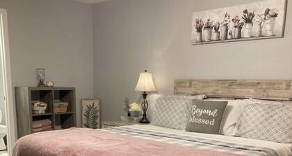 Cozy WhitePine Getaway neighboring The Great Smoky Mountains