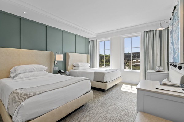 Quarto superior, 2 camas Queen | Cofres nos quartos, cortinas blackout, quartos à prova de som