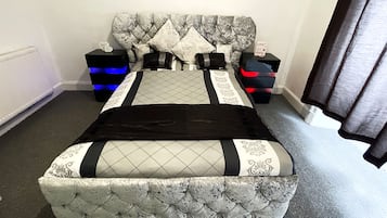 3 chambres, fer et planche Ă  repasser, Wi-Fi gratuit, draps fournis