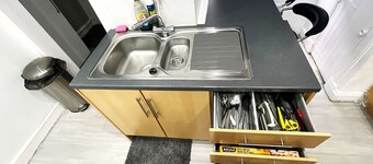 Spacious 3 Bedrooms Entire Apartment - Self Check in/out - Perfect for 8 Guests