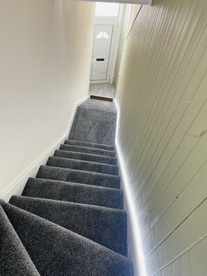 Interior - Spacious 3 Bedrooms Entire Apartment - Self Check in/out - Perfect for 8 Guests (Cowdenbeath)