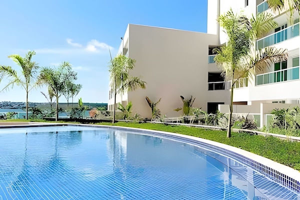3 piscinas al aire libre, sombrillas