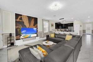 Smart TV y futbolito 