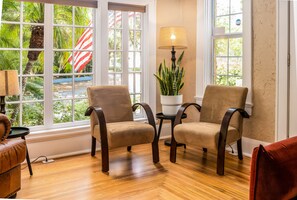 Interior - 3/2 Luxury Spanish Villa - Pool - Pet Friendly (Lakeland)