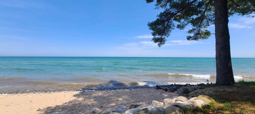Adorable Cottage - Lake Huron Access - Within the tall Northern Michigan trees!