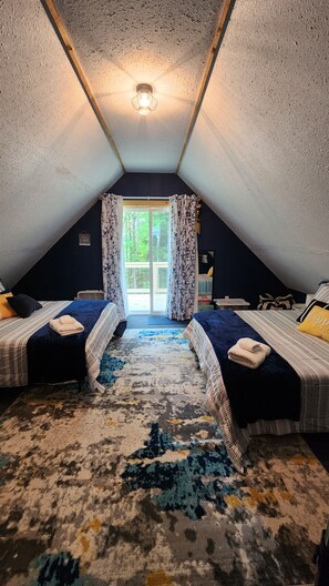 3 makuuhuonetta, työpöytä, silitysrauta/-lauta, ilmainen Wi-Fi