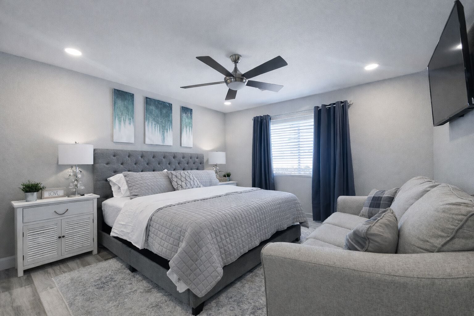 5 bedrooms, desk, iron/ironing board, free WiFi