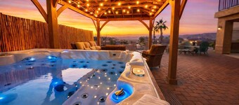 18x60 Boat Pad Game Room-Lake View Villa-Hot Tub