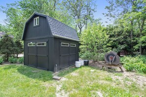 Property grounds - The Neighborhood Hotel Grand Beach Cottage 13 - King, Queen, & Twin Bed, Pet Friendly (Grand Beach)