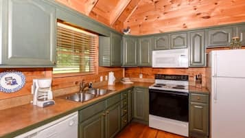 KylskÄp, mikrovÄgsugn, ugn och diskmaskin