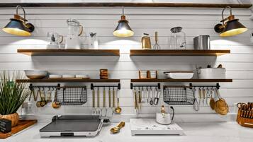 Fridge, microwave, oven, coffee/tea maker