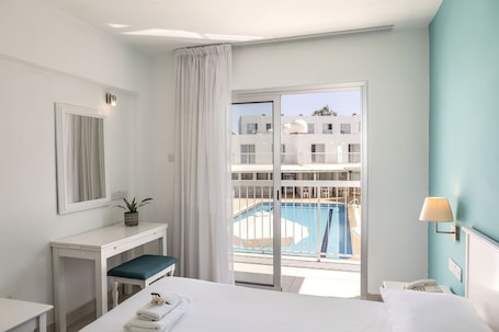 Deluxe Room | 1 bedroom, desk, free WiFi, bed sheets