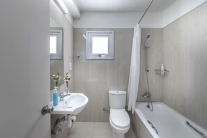 Hair dryer, towels - Mia hotel apartment (Ayia Napa)