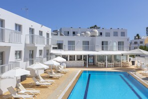 Seasonal outdoor pool - Mia hotel apartment (Ayia Napa)