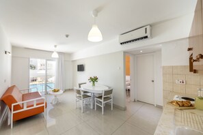 Habitación Deluxe | Escritorio, wifi gratis y ropa de cama 