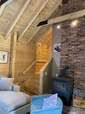 Interior - Log cabin~hiking, hunting, skiing, with direct snowmobile trail access. (Upton)