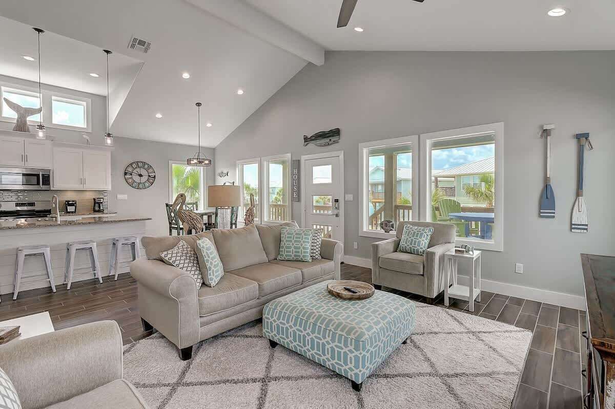 Flat-screen TV, streaming services, offices