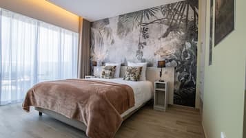 Habitación panorámica, 1 cama de matrimonio, no fumadores, vistas al mar | Ropa de cama de alta calidad, cortinas opacas, wifi gratis