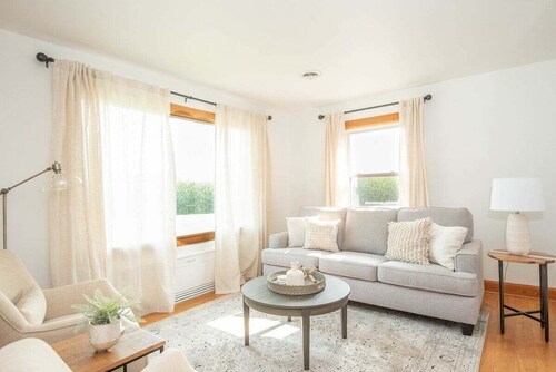 Pine Grove Cottage - Pine Grove Cottage