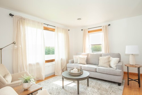 Pine Grove Cottage | 3 Bed, 1 Bath