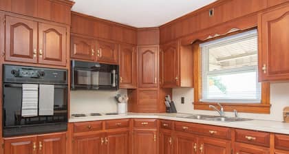 Pine Grove Cottage | 3 Bed, 1 Bath