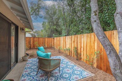 Cozy three-bedroom townhome in the heart of St. Helena