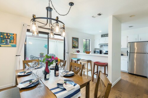 Cozy three-bedroom townhome in the heart of St. Helena