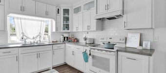 Comfy beds, Game Room, & Clean - Worth it!