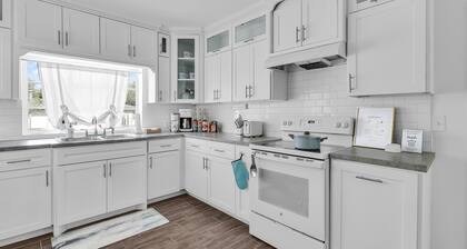 Comfy beds, Game Room, & Clean - Worth it!