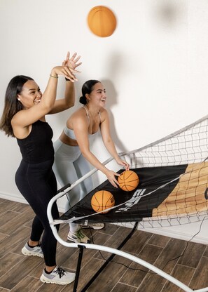 Fitness facility - Comfy beds, Game Room, & Clean - Worth it! (Weslaco)