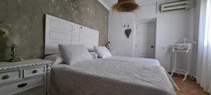 7 soverom, strykejern/-brett, wi-fi og sengetøy