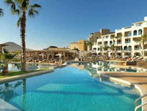 Outdoor pool, a heated pool - Me Cabo studio (Cabo San Lucas)