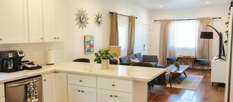 Dodger Stadium / Chinatown / Echo Park Newly updated House!