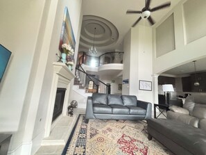 Smart TV, computer monitors