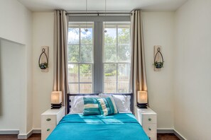 1 habitación, tabla de planchar con plancha, wifi gratis y ropa de cama